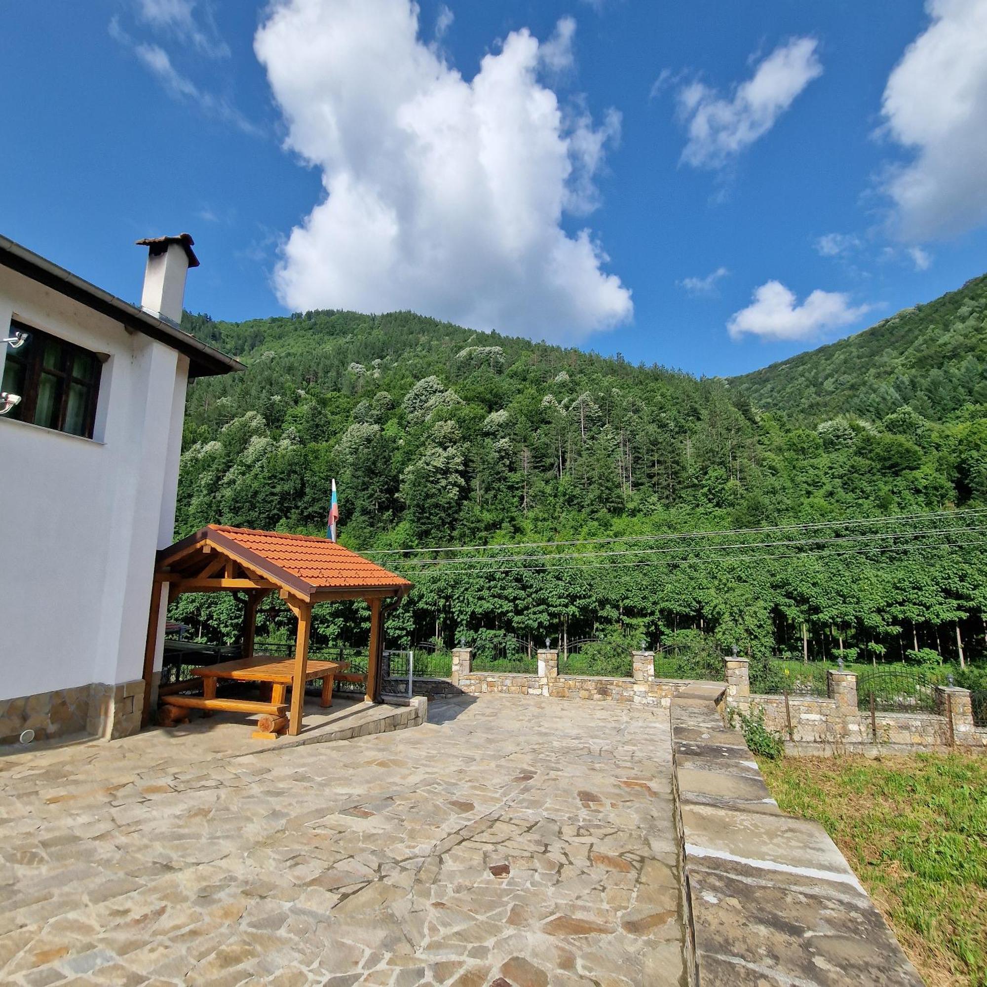 Guest House Ivan Cherni Osum 外观 照片