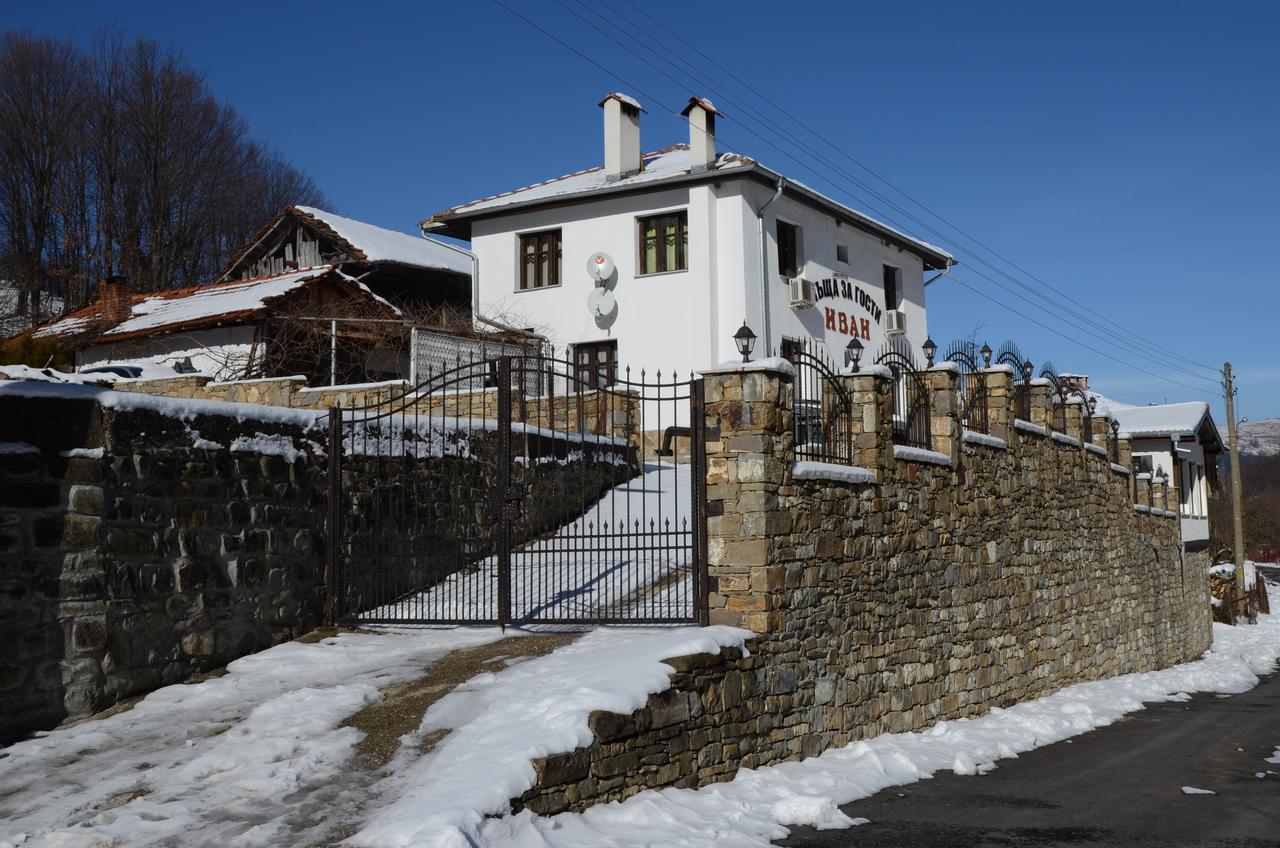 Guest House Ivan Cherni Osum 外观 照片
