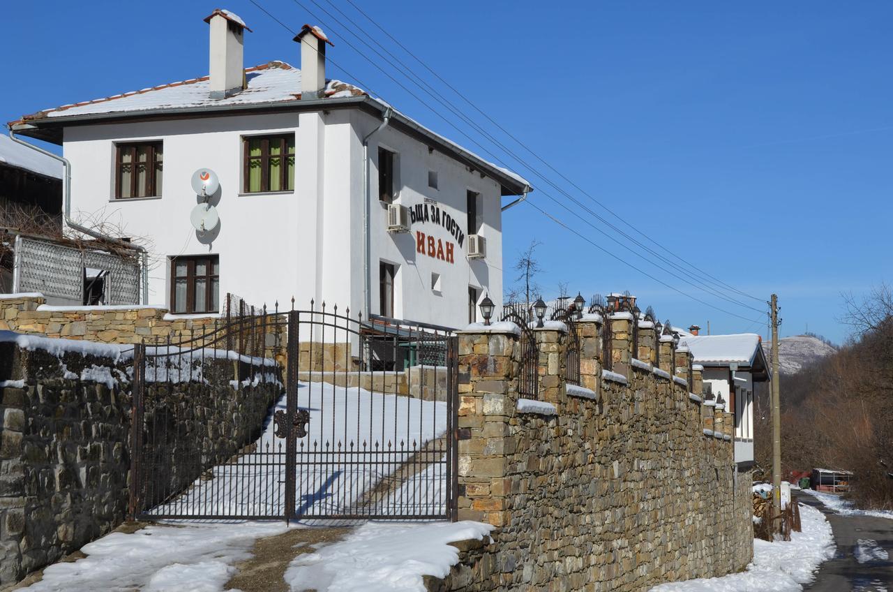 Guest House Ivan Cherni Osum 外观 照片