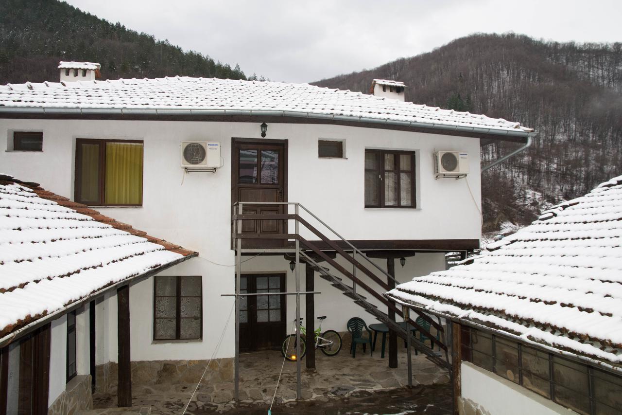 Guest House Ivan Cherni Osum 外观 照片